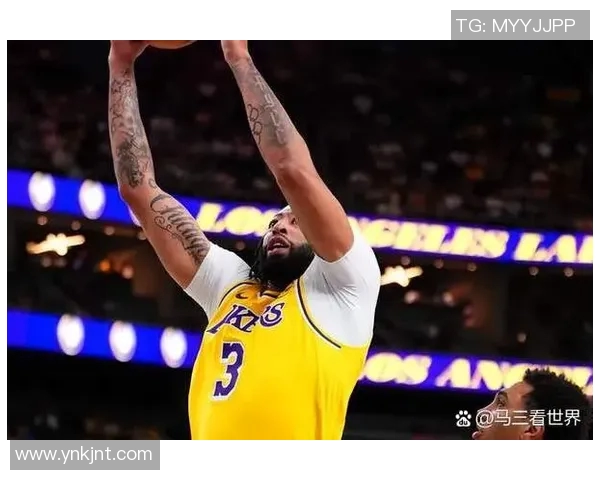 2016年NBA总决赛第五场勇士对决骑士的经典对抗与历史意义分析